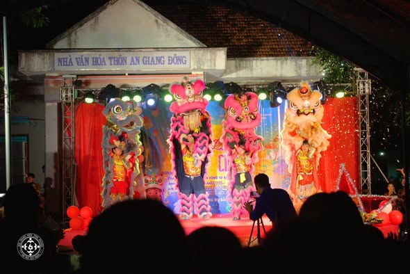 Múa lân trong chương trình Trung thu cho em 2025